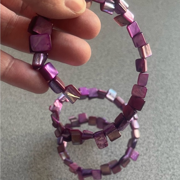 Wide Spiral Purple Shell Nugget Multistrand Flex
Bracelet - Adjustable - Picture 4 of 6